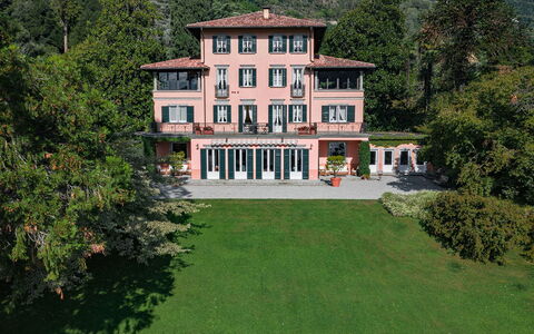 Villa Camilla: Residential Area, Home, Estate, Mansion, Garden, Lawn, Villa, Yard, Hacienda, Farmhouse
