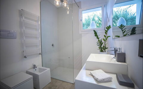 Villa Corallo: Bathroom, Interior Design, Plumbing Fixture, Flooring, Wall, Floor, Sink, Tap, Ceiling, Mirror