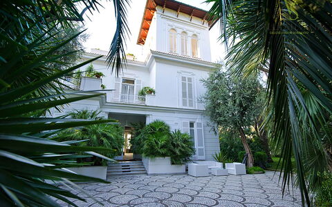 Villa Correale: Home, Residential Area, Resort, Estate, Mansion, Hacienda, Balcony, Villa, Shade