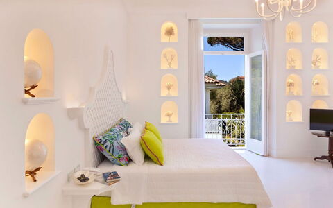 Villa Correale: Interior Design, Furniture, Wall, Ceiling, Home, Lighting, Flooring, Bedroom, Floor, Bed