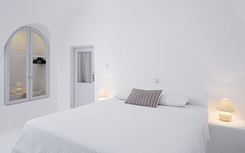 Villa Eros: White, Bedroom, Apartment, Bed, Design, Bedding, Pillow, Bed Sheet, Daylighting, Throw Pillow