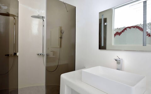 Villa Fabulous: Bathroom, Plumbing Fixture, Interior Design, Wall, Flooring, Floor, Tap, Mirror, Sink, Bathroom Sink