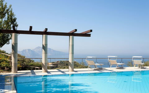 Villa Felicia: Swimming Pool, Resort, Outdoor Furniture, Eco Hotel, Shade, Leisure, Sunlounger, Chair, Resort Town, Umbrella
