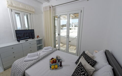 Villa Fos: Furniture, Interior Design, Floor, Apartment, Bedroom, Home, Room, Ceiling, Bed, Bedding
