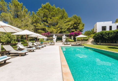 Villa Gold: Swimming Pool, Resort, Garden, Estate, Eco Hotel, Landscaping, Villa, Hacienda, Shade, Mansion