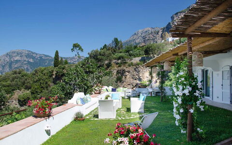 Villa Il Sogno di Praiano: Garden, Hill Station, Landscaping, Mountain Range, Hacienda, Estate, Resort, Yard, Villa, Eco Hotel