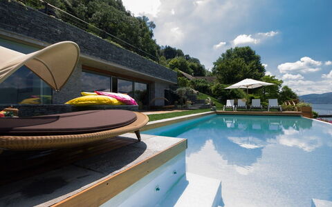 Villa Isa: Swimming Pool, Resort, Mountain Range, Eco Hotel, Coast, Tropics, Sound, Resort Town, Bay