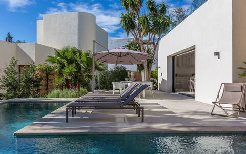 Villa Kiribati: Swimming Pool, Home, Sunlounger, Outdoor Furniture, Shade, Estate, Chair, Resort, Landscaping, Eco Hotel