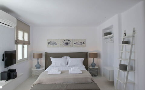 Villa Opallia: Furniture, Bed, Interior Design, Bedroom, Bedding, Wall, Bed Sheet, Room, Ceiling, Floor