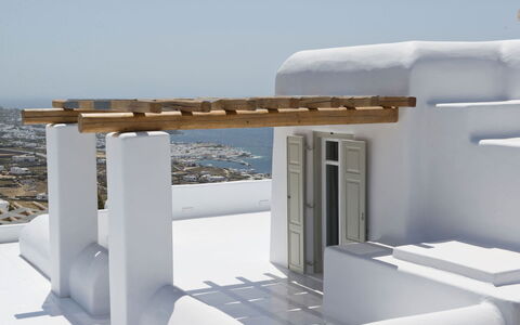 Villa Opallia: Column, Design, Pergola, Balcony, Stairs