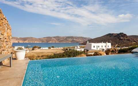 Villa Paradeisos: Swimming Pool, Resort, Mountain Range, Coast, Eco Hotel, Villa, Resort Town, Hotel, Bay, Sunlounger