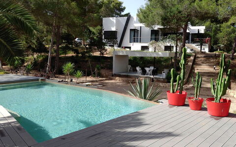 Villa Roja: Swimming Pool, Resort, Outdoor Furniture, Shade, Eco Hotel, Sunlounger, Landscaping, Backyard, Garden