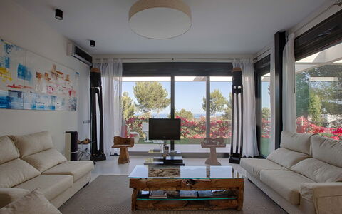 Villa Roja: Furniture, Interior Design, Couch, Living Room, Wood, Flooring, Ceiling, Floor, Television, Room