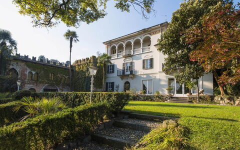 Villa Romantica: Shrub, Estate, Hacienda, Mansion, Garden, Lawn, Yard, Courtyard, Villa, Landscaping