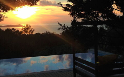 Villa Sun: Sky, Nature, Dusk, Horizon, Sunset, Afterglow, Evening, Sunrise, Cloud, Sunlight
