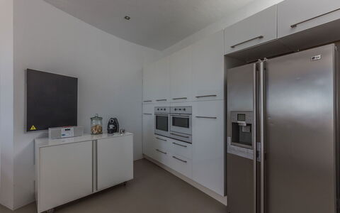 Villa Tomsk: Flooring, Interior Design, Kitchen, Kitchen Appliance, Major Appliance, Floor, Ceiling, Wood, Countertop, Cabinetry