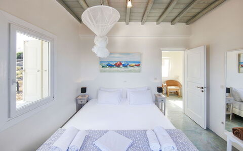 Villa Tychi: Swimming Pool, Villa, Resort
