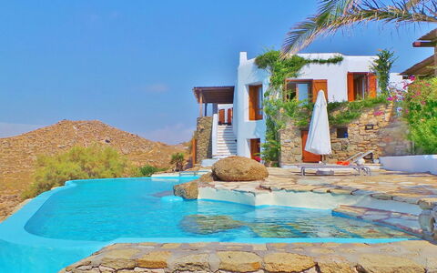 Villa Zenas with Direct Access to the Sea: Swimming Pool, Resort, Eco Hotel, Villa, Estate, Resort Town, Hotel, Hacienda, Water Feature