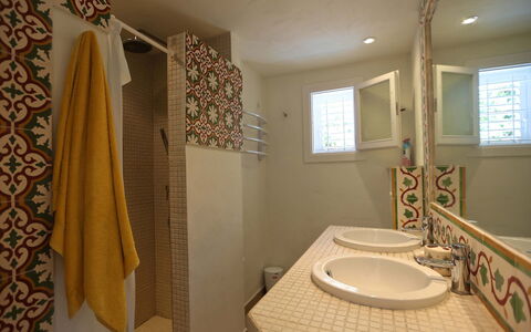 Villa Zenith: Wall, Plumbing Fixture, Interior Design, Flooring, Floor, Bathroom, Bathroom Sink, Sink, Ceiling, Room