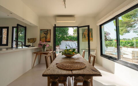 Can Blanca: Furniture, Interior Design, Wood, Table, Kitchen & Dining Room Table, Chair, Ceiling, Dining Room, Flooring, Lighting