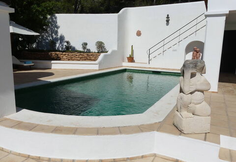 Villa Roxy: Composite Material, Concrete, Swimming Pool, Tile, Flagstone, Water Feature, Houseplant, Outdoor Furniture