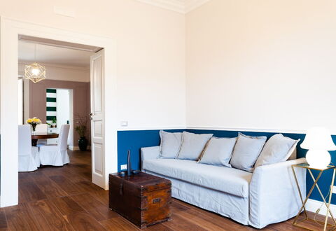 Interno Sorrentino: Furniture, Interior Design, Flooring, Wood, Floor, Wood Flooring, Room, Lighting, Home, Living Room