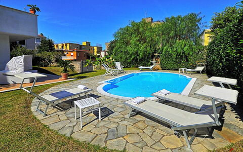 Villa Orlando: Swimming Pool, Outdoor Furniture, Resort, Sunlounger, Chair, Garden, Backyard, Landscaping, Estate, Shade