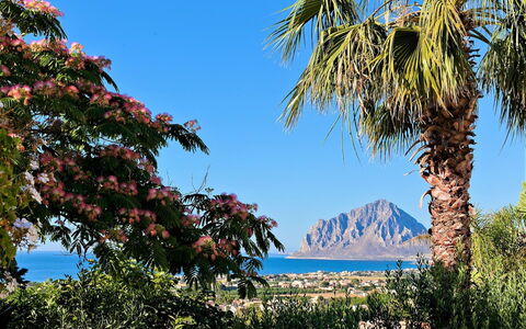 Villa Lo Capo: Sky, Tropics, Summit, Mount Scenery