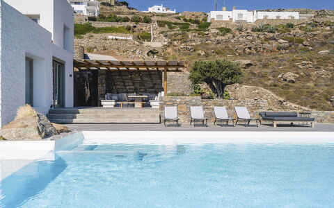 The Mykonian Castle: Swimming Pool