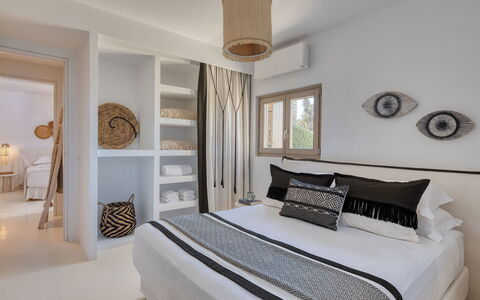 Villa Almatea: Bed, Interior Design, Furniture, Bedroom, Bedding, Wood, Ceiling, Bed Sheet, Floor, Home
