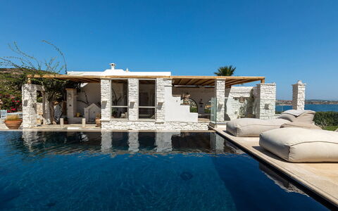 Villa Emera: Resort, Villa, Outdoor Furniture, Sunlounger, Resort Town, Swimming Pool