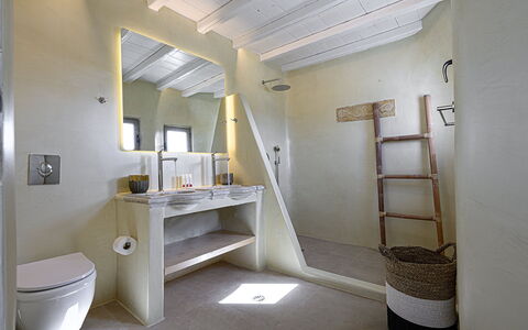 Villa Valentine: Wall, Flooring, Plumbing Fixture, Floor, Interior Design, Ceiling, Bathroom, Lighting, Room, Plumbing