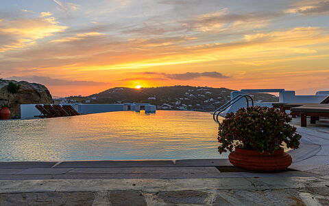 Villa Valentine: Dusk, Evening, Sunset, Swimming Pool, Afterglow, Sunrise, Resort Town, Resort, Red Sky At Morning