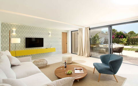 Villa Amaranta: Furniture, Interior Design, Flooring, Wall, Floor, Wood, Couch, Ceiling, Table, Living Room