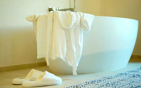 Villa Amaranta: Bathtub, Linens, Bathroom, Plumbing, Plumbing Fixture, Curtain, Towel