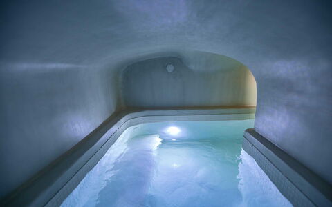 Palea: Composite Material, Swimming Pool, Still Life Photography, Freezing