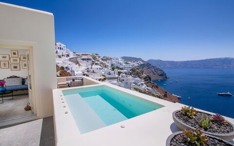 Mide: Blue, Swimming Pool, Resort, Bathtub, Coast, Eco Hotel, Resort Town, Villa, Hotel, Balcony