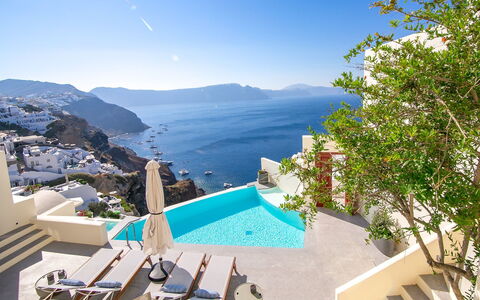 Villa Nea: Resort, Coast, Coastal And Oceanic Landforms, Sea, Swimming Pool, Ocean, Balcony, Apartment, Seaside Resort