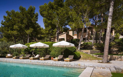 Villa Maggy: Outdoor Furniture, Sunlounger, Resort, Estate, Swimming Pool, Landscaping, Villa, Eco Hotel, Chaise Longue, Backyard