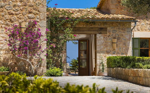 Villa Maggy: Shrub, Garden, Home, Stone Wall, Landscaping, Farmhouse, Estate, Flagstone, Courtyard, Villa