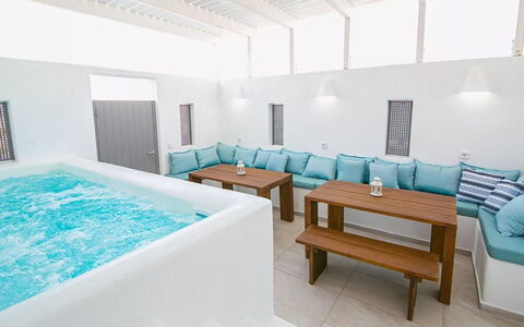 Maison Nica: Floor, Furniture, Swimming Pool, Resort, Leisure, Outdoor Furniture, Shade, Hotel, Design, Villa