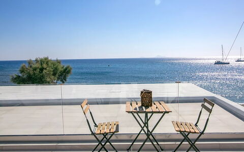Maison Nica: Furniture, Water, Body Of Water, Outdoor Furniture, Wood, Chair, Horizon, Sea, Coastal And Oceanic Landforms, Table