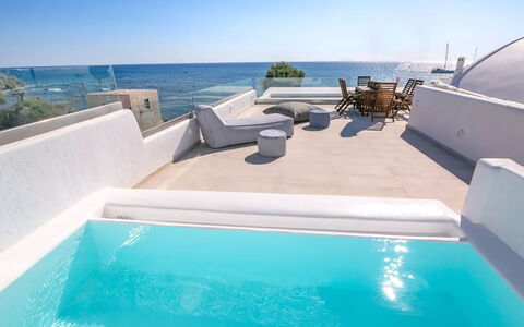 Maison Nica: Blue, Sea, Swimming Pool, Outdoor Furniture, Ocean, Shade, Resort, Tropics, Villa, Balcony
