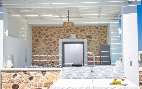 Maison Ranya: Outdoor Furniture, Chair, Shade, Resort, Design, Swimming Pool, Pergola, Villa, Outdoor Structure, Hotel