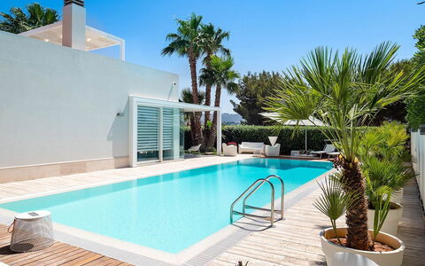 Villa Rossini: Swimming Pool, Resort, Outdoor Furniture, Eco Hotel, Composite Material, Sunlounger, Leisure, Shade, Hotel, Flowerpot