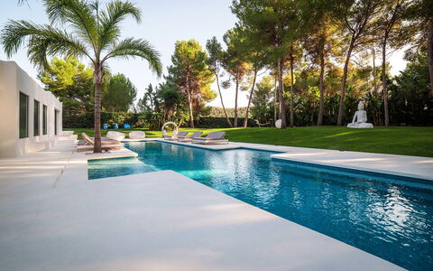 Villa Sound: Swimming Pool, Resort, Composite Material, Eco Hotel, Garden, Shade, Landscaping, Water Feature, Leisure