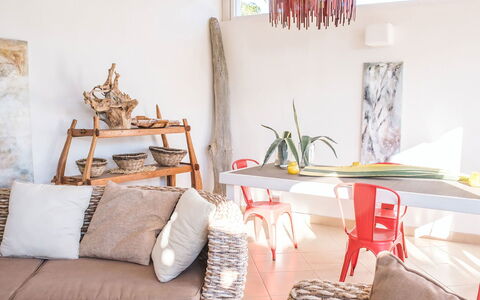 Villa la Rezza: Furniture, Interior Design, Wood, Home, Textile, Room, Lighting, Living Room, Flooring, Table
