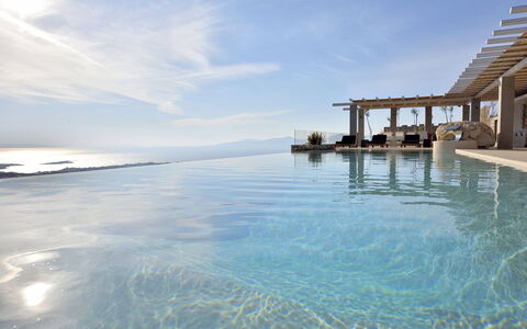 Villa Ivory: Water, Body Of Water, Swimming Pool, Sea, Resort, Coastal And Oceanic Landforms, Ocean, Coast, Beach, Shore