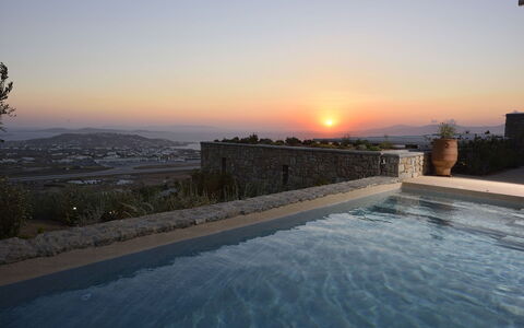 Villa Blue Moon: Dusk, Evening, Swimming Pool, Sunset