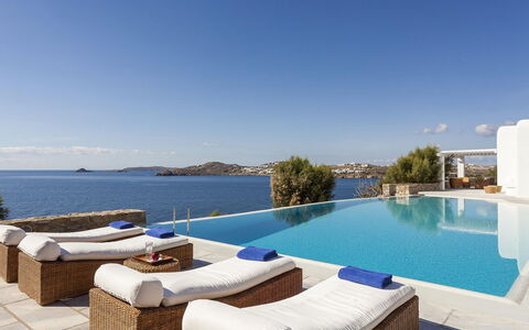 Villa Pinta: Swimming Pool, Furniture, Outdoor Furniture, Resort, Chair, Eco Hotel, Umbrella, Sunlounger, Shade, Villa